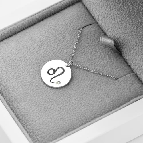 Eleganter Anhänger mit Diamanten und Sternzeichen Löwe