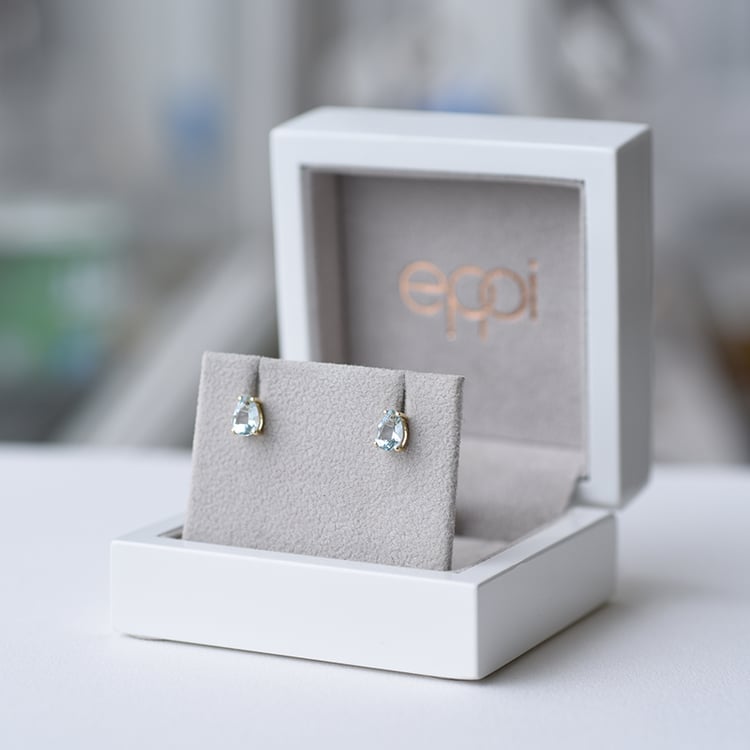 Gelbgoldene Ohrringe mit Aquamarin in Eppi-Geschenkbox 61859