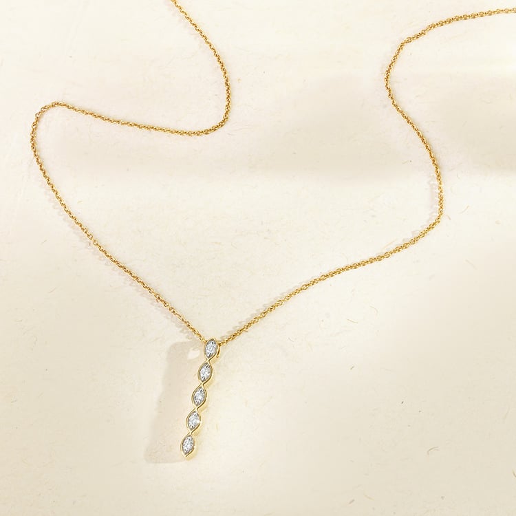 Goldener Anhänger mit Lab Grown Diamanten Alice 163500