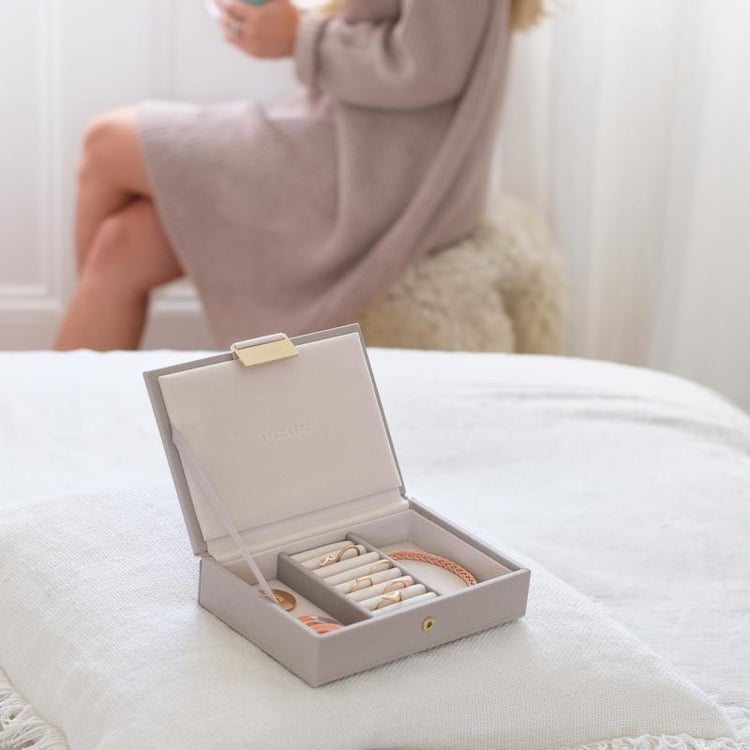 Graue Schmuckschatulle 40692