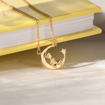 Halskette in Form einer Mondsichel mit einem Diamanten Kleiner Prinz