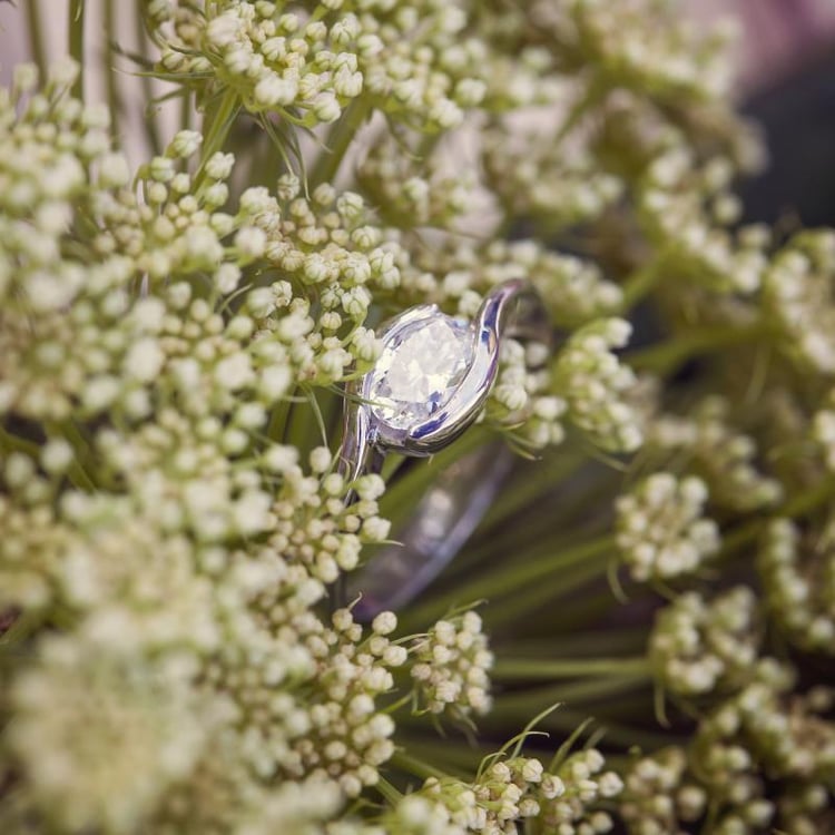 Verlobungsring aus Gold mit Diamanten 12350