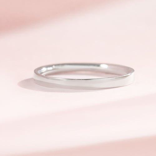 Flache Eheringe aus Platin Ilah