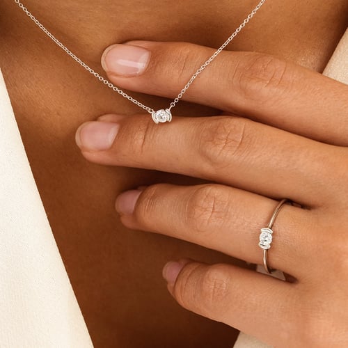 Minimalistischer Ring aus Gold mit Diamanten Otto