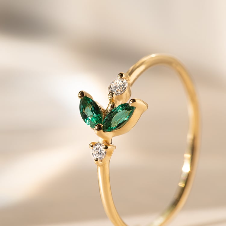 Cluster Ring mit Lab Grown Smaragden und Diamanten Chace 140107