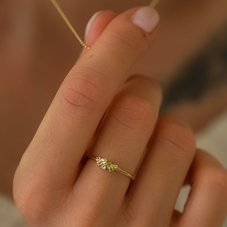 Silberring mit einem Cluster aus Topasen, Quarzen und Olivinen Verano 144373