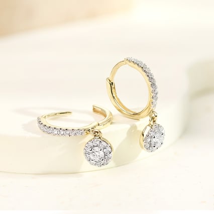 Goldene runde Ohrringe mit 0.09ct Lab Grown Diamanten Namita