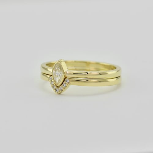Goldenes Set mit zertifiziertem Diamant im Marquiseschliff Eliwa