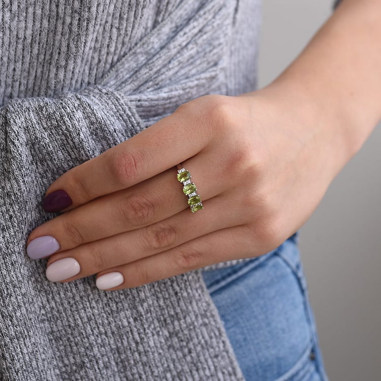 Silber-Ring mit ovalen 2ct Olivinen Montys 65334