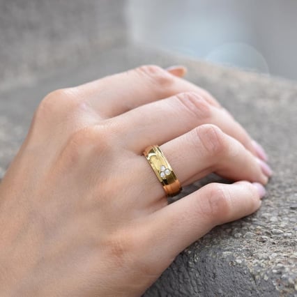 Goldene Trauringe mit Diamanten Eloy