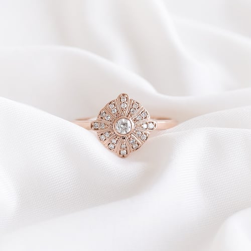 Goldring mit Diamantblüte Delit