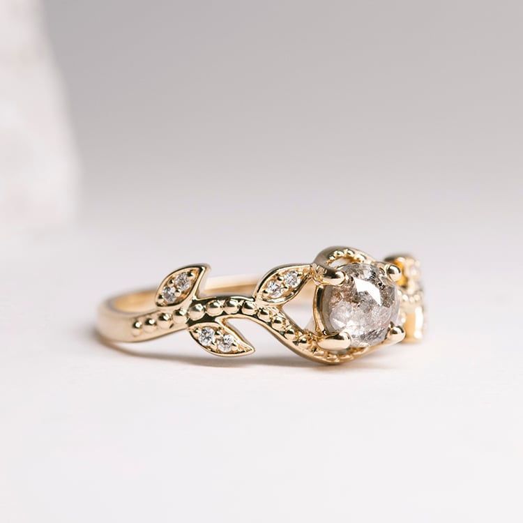 Verlobungsring mit einem Salt and Pepper Diamanten und Lab Grown Diamanten Vindo 115793