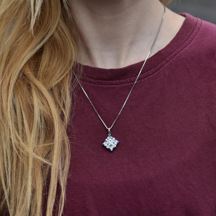 Halskette mit Topasen 30433