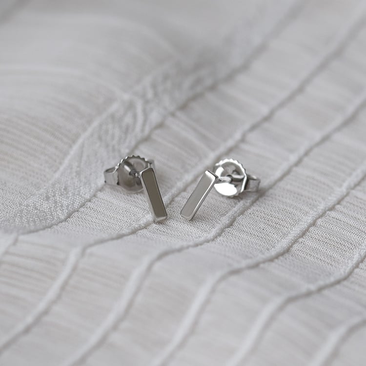 Einfache Ohrringe aus Weißgold 63761