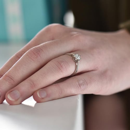 Verlobungsring mit Lab Grown Diamanten Omisha