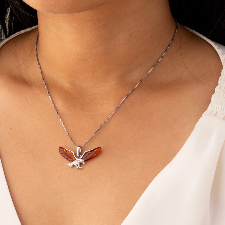 Silberner Anhänger in Form eines Adlers mit Bernsteinen Tercia 85395