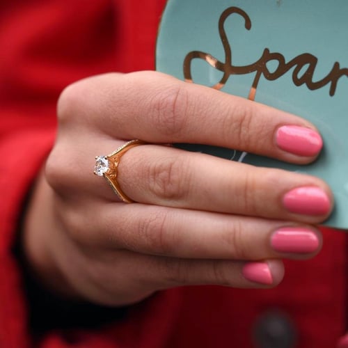Verlobungsring mit Moissanit und Lab Grown Diamanten Ulani