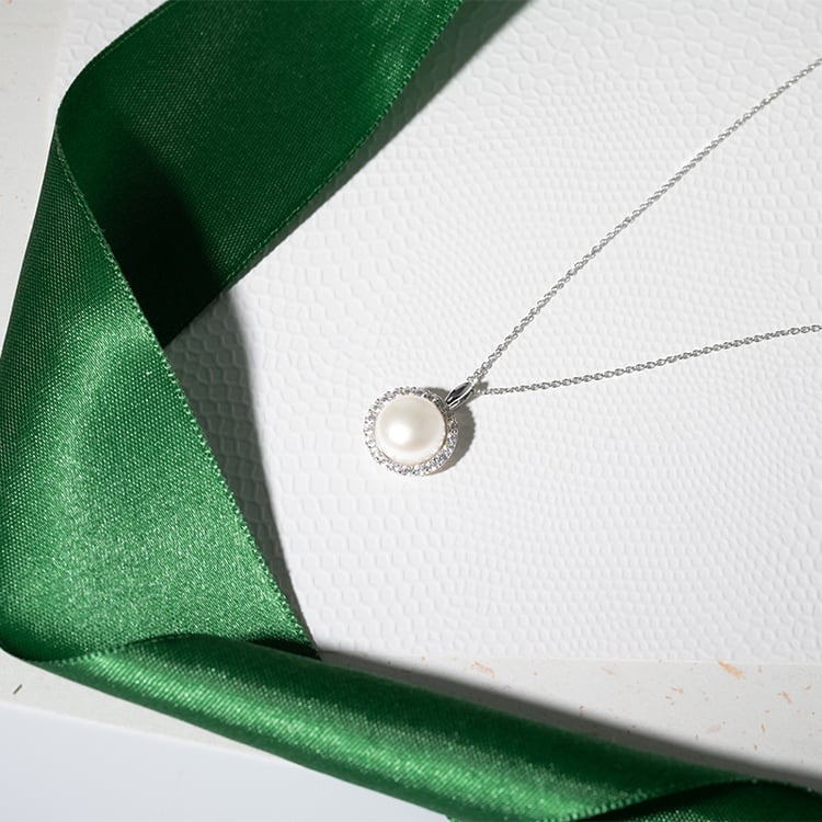 Silberner Perlenanhänger mit Zirkonia Mandar 130565