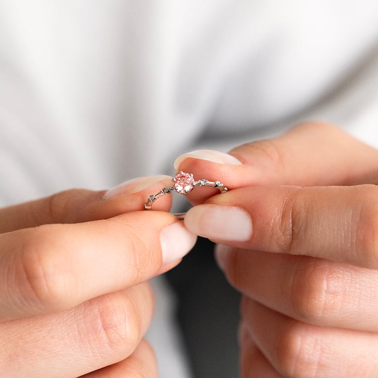 Verlobungsring mit zertifiziertem Fancy Pink Lab Grown Diamanten Imelda 144894