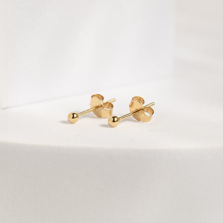 Silbernes Set aus Schmuck mit Kugeln 143541