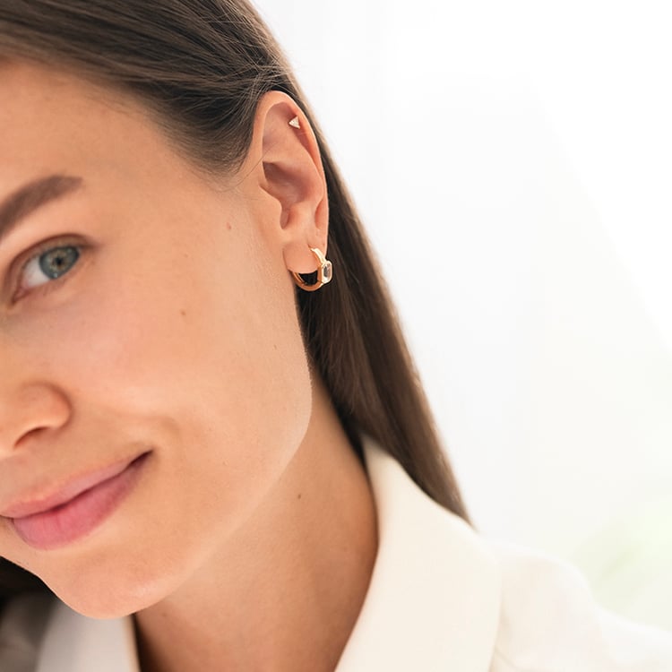 Vergoldete Silberohrringe mit weißen Topasen Tinsley 143211