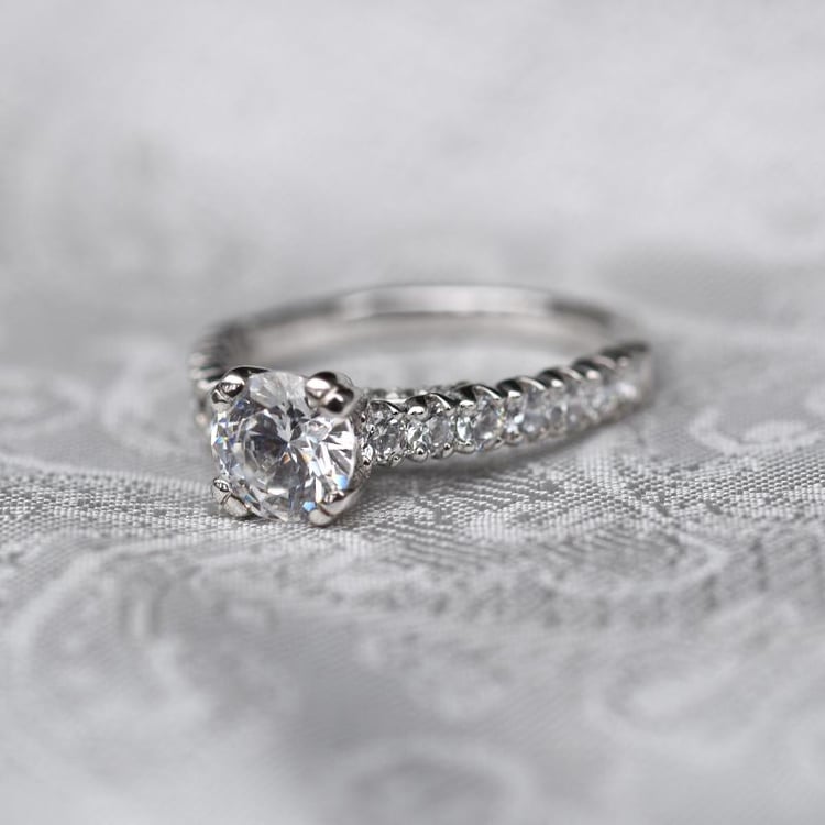 Verlobungsring im Halo-Stil 48042