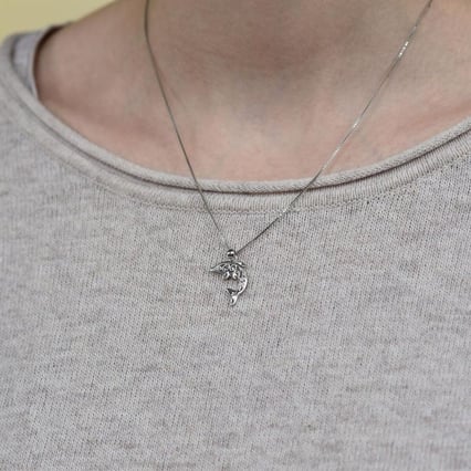 Silberne Anhänger mit niedlichem Delfin Defience