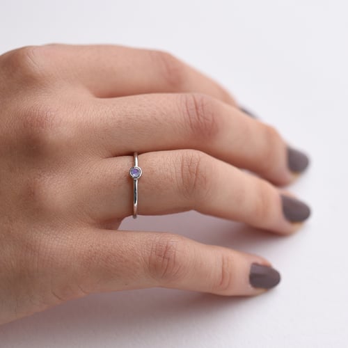Goldener minimalistischer Ring mit Mondstein Emilien
