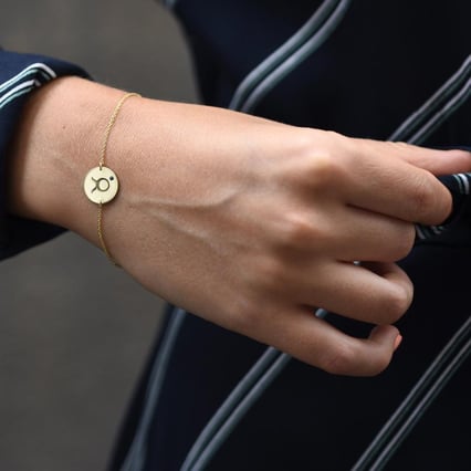 Goldarmband mit Saphir für das Sternzeichen Stier