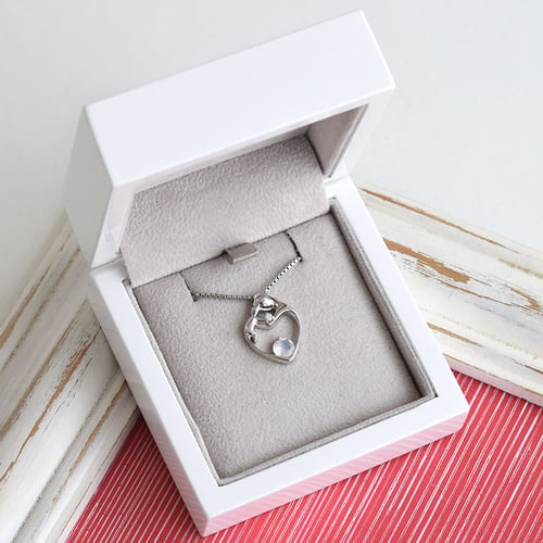 Silberner Anhänger Mutter und Kind mit Mondstein und Diamant Ella