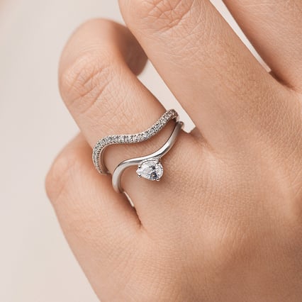 Romantisches Verlobungs-Set mit Lab Grown Diamantringen Emmy