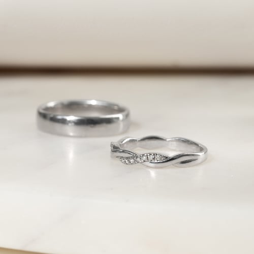Ineinander verschlungener Ring mit Moissaniten Malea