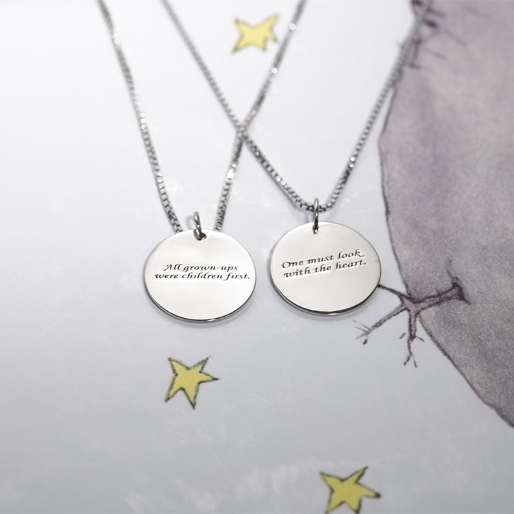 Anhänger aus Platin Der Kleine Prinz mit Fuchs und Gravur 129580