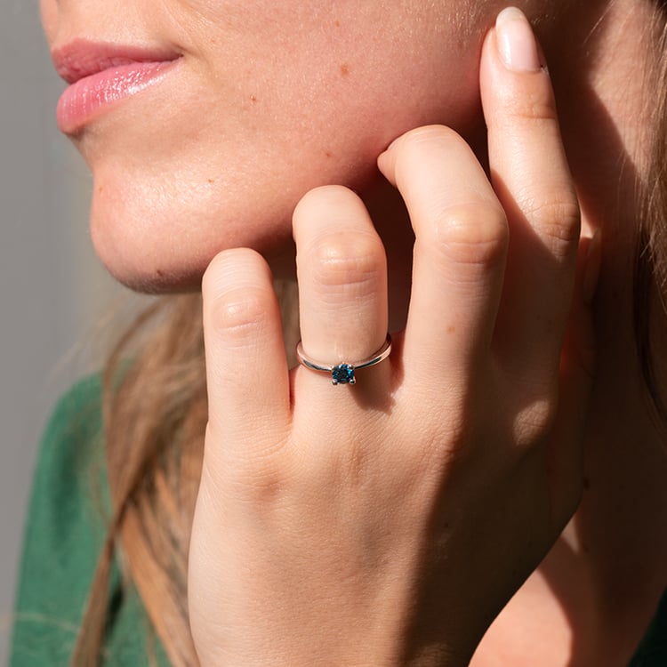 Verlobungsring mit blauem 0.384ct CGL zertifiziertem Diamanten Enemie 143888