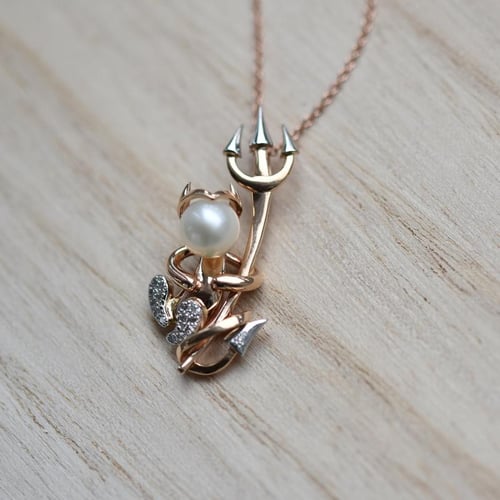 Silberner Anhänger mit Teufelchen und einer Perle und Lab Grown Diamanten Devil
