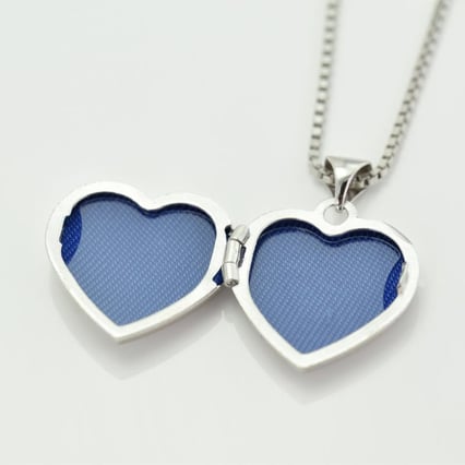 Herzchen-Medaillon aus Silber mit Diamanten Charise