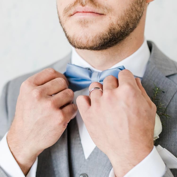 Klassische Trauringe aus Gold mit blauem Diamant Zavala 48243