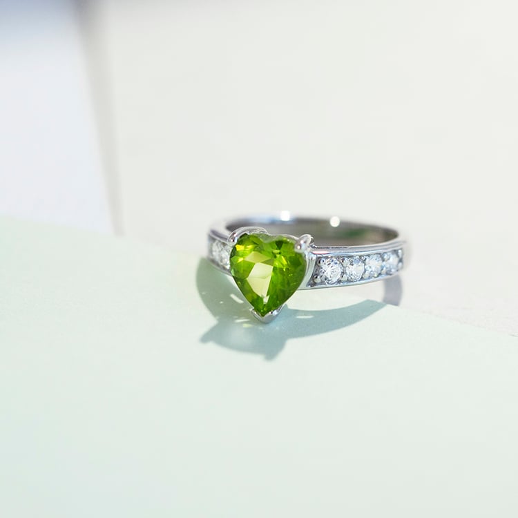 Silberner Ring mit Zirkonia und Olivinen Bailey 109329