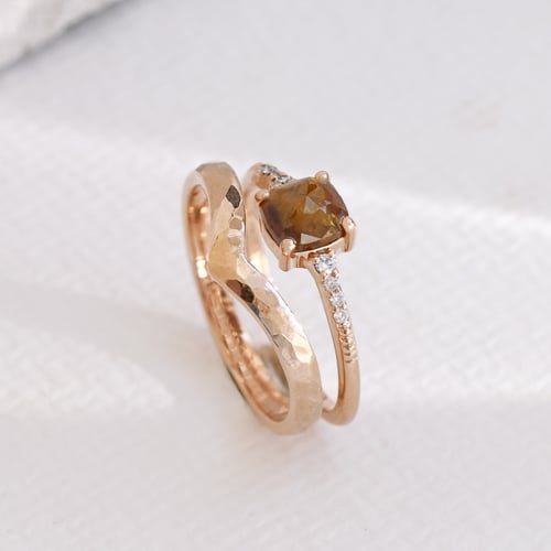 Ring mit einem Salt and Pepper Diamanten und Lab Grown Diamanten Korey