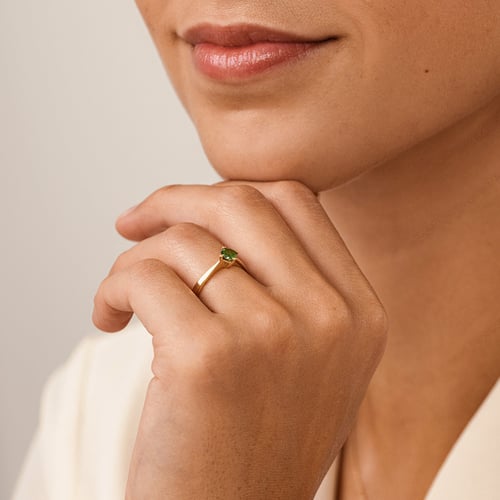 Verlobungsring mit grünem Diamant Mahiya