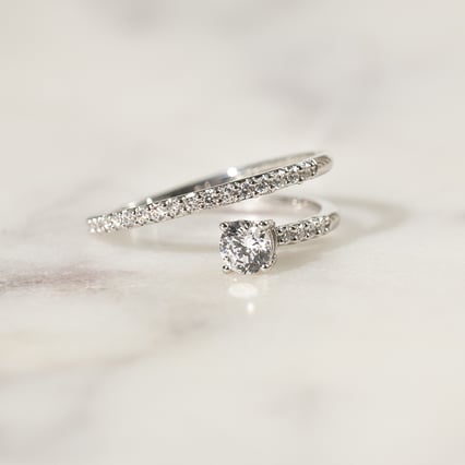 Unkonventioneller Verlobungsring mit Lab Grown Diamanten Cyrus