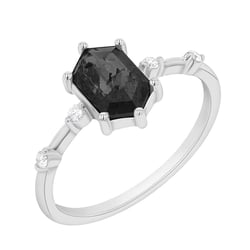 Ring mit einem schwarzen Salt and Pepper Diamant Justine