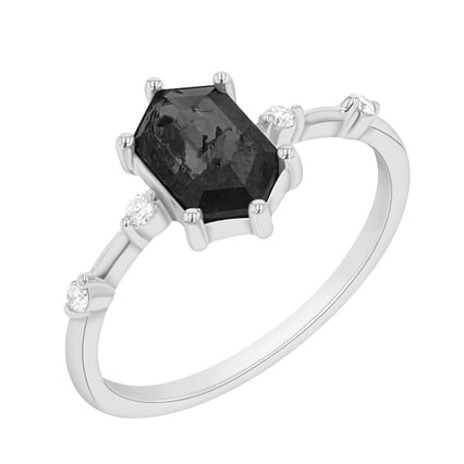 Ring mit einem schwarzen Salt and Pepper Diamant Justine