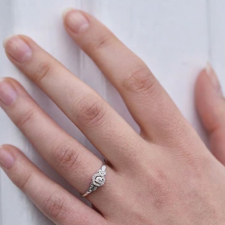 Silberner Halo-Ring mit Lab Grown Diamanten Avila 166369