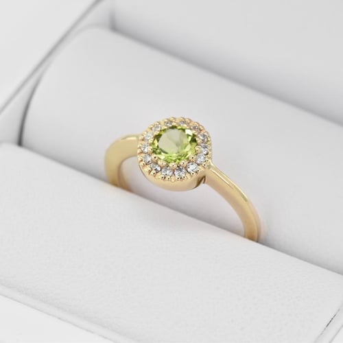 Verlobungsring mit Olivin und Diamanten Tafne