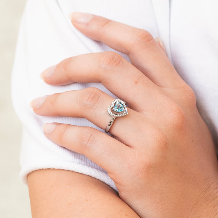 Goldener Ring mit Schweizer Topas in Herzform und Diamanten Liola 144199