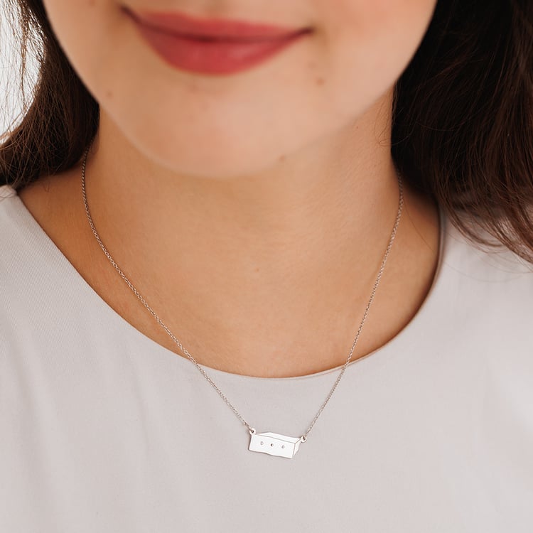 Silberne Kette mit einem Kasten Der Kleine Prinz 157457