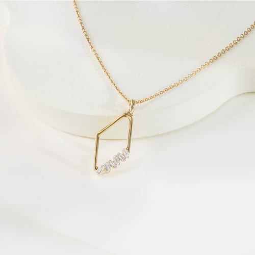 Anhänger aus Gold mit Diamanten Flora