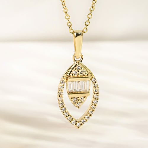 Goldener Anhänger in Mandelform mit Lab Grown Diamanten Einar