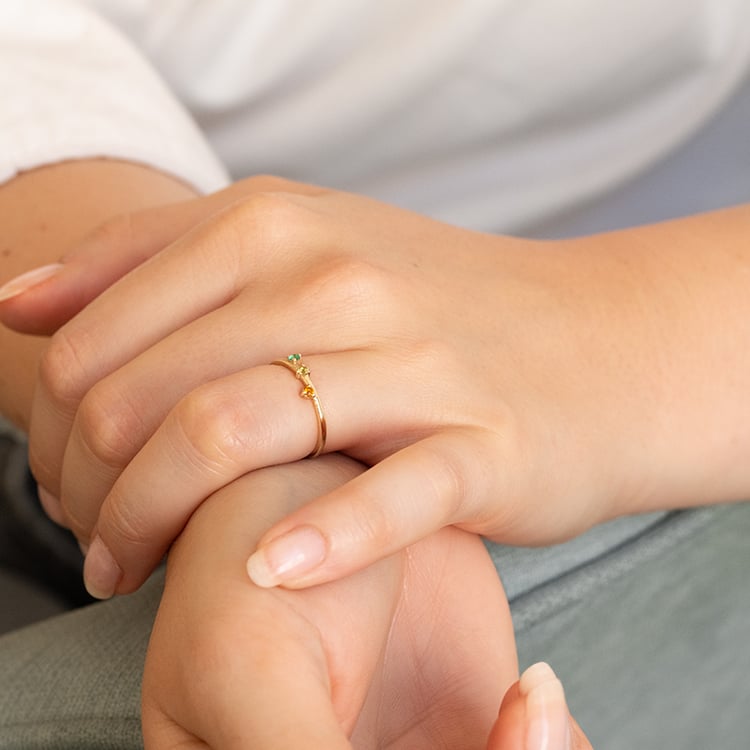 Minimalistischer Ring mit drei Edelsteinen Ihrer Wahl Idalia 144798